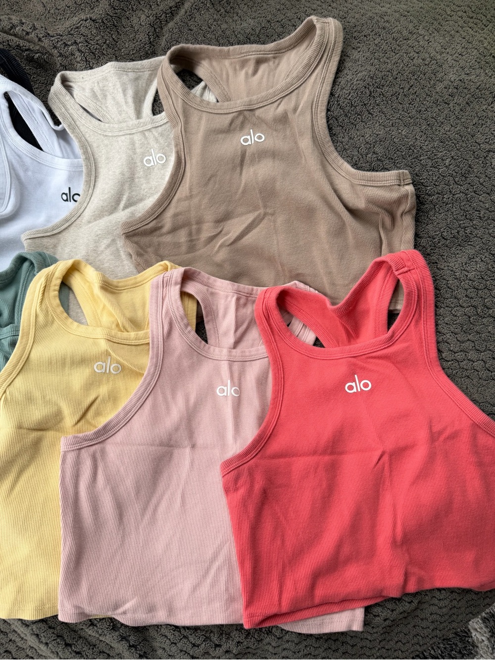 Alo Yoga Aspire Tank Top Bundle - Picture 3 of 3